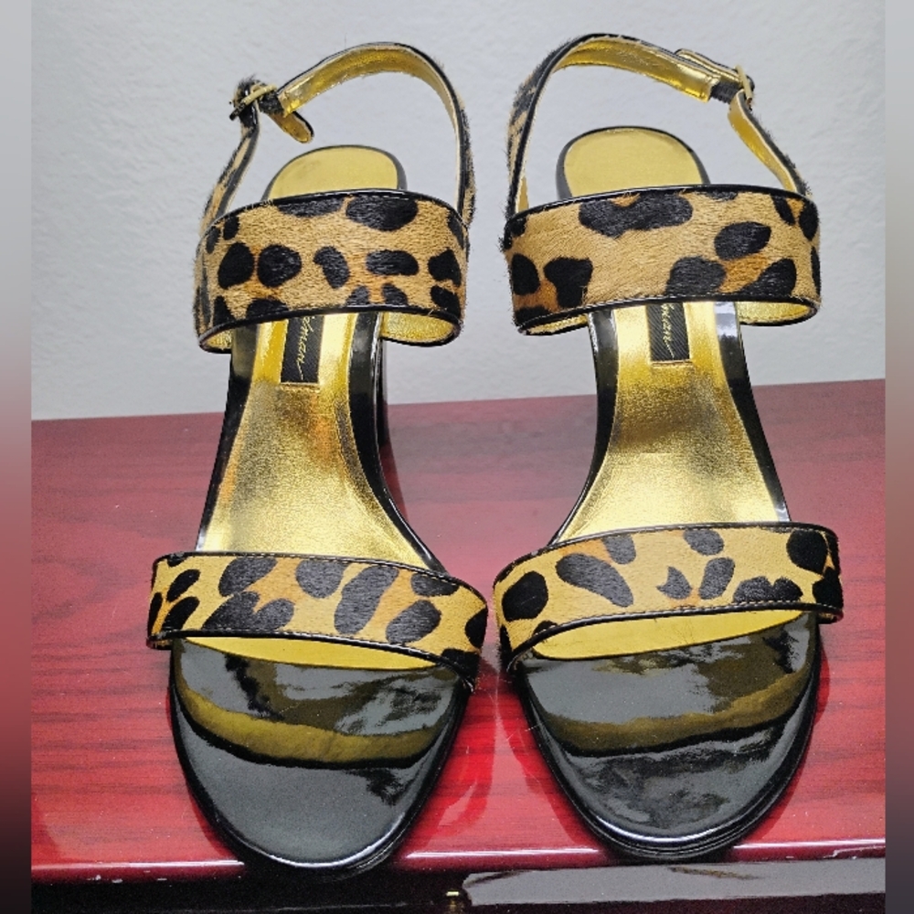 ** 3 For $15 Sale **       Beverly Feldman Black and Gold Leopard Heels